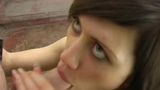 Бойфренд чпокнул одноклассницу или одногрупницу в подъезде