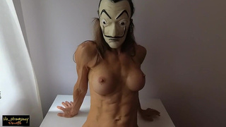 Порно женушка надела маску, чтобы супруг ее отжарил в попку