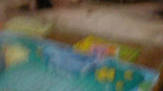 Москвичка долбится с двумя друзьями на дому