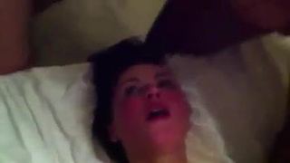 Замужнюю Тетку поимели толпой и кончили на личико при муже