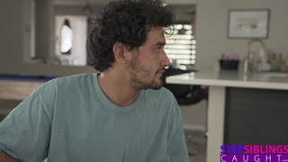 Пофоткал голую сестру — теперь еби её киску, до оргазмов и судорог