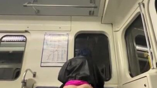 А так можно было? Шпилятся в метро СПб после Алых Парусов