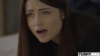 Кобель показывает малолетке все прелести анального секса