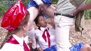 Три страстные красавицы классно долбятся на детской площадке